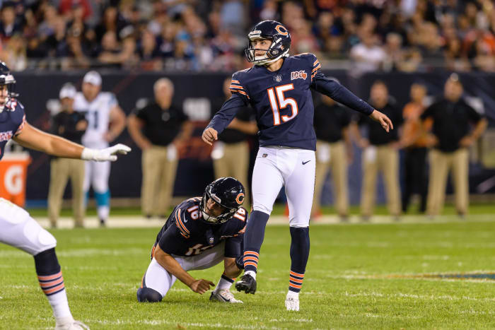Bears kicker Eddy Pineiro kicking field goal